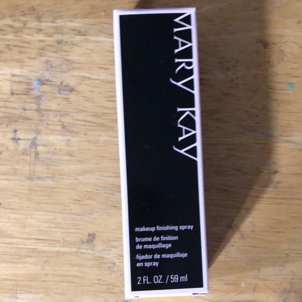 Mary Kay Makeup Finishing Spray